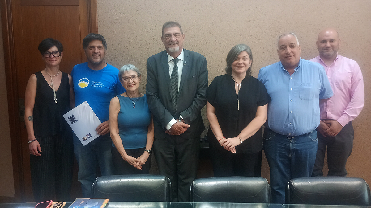 UTN - Foto grupal en el tercer Encuentro Nacional de Universidades MetaRed TIC, X y S Argentina 2025