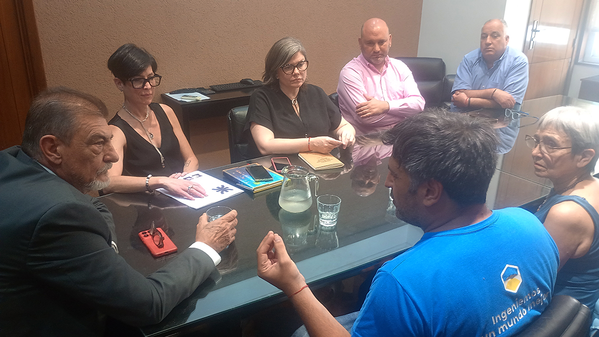 UTN - Foto grupal en el tercer Encuentro Nacional de Universidades MetaRed TIC, X y S Argentina 2025